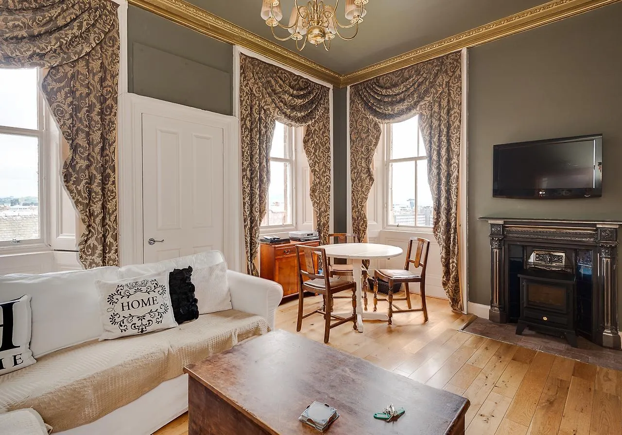 Apartment The Castle Esplanade Residence Edinburgh Großbritannien
